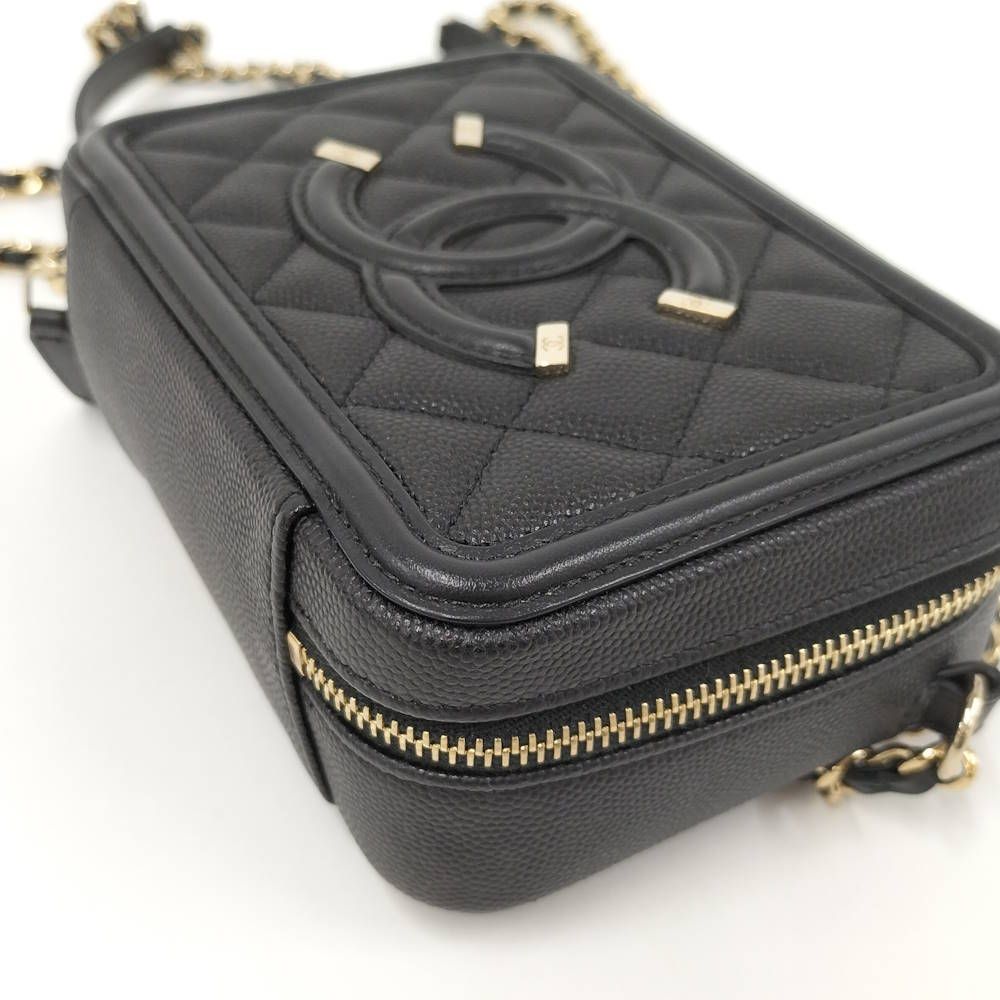 Chanel Shoulder Bag Quilted CC Filigree Leather Black — view 5