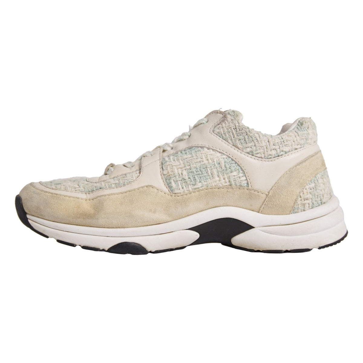 Chanel Sneakers Low-Cut CC Logo Tweet — view 7