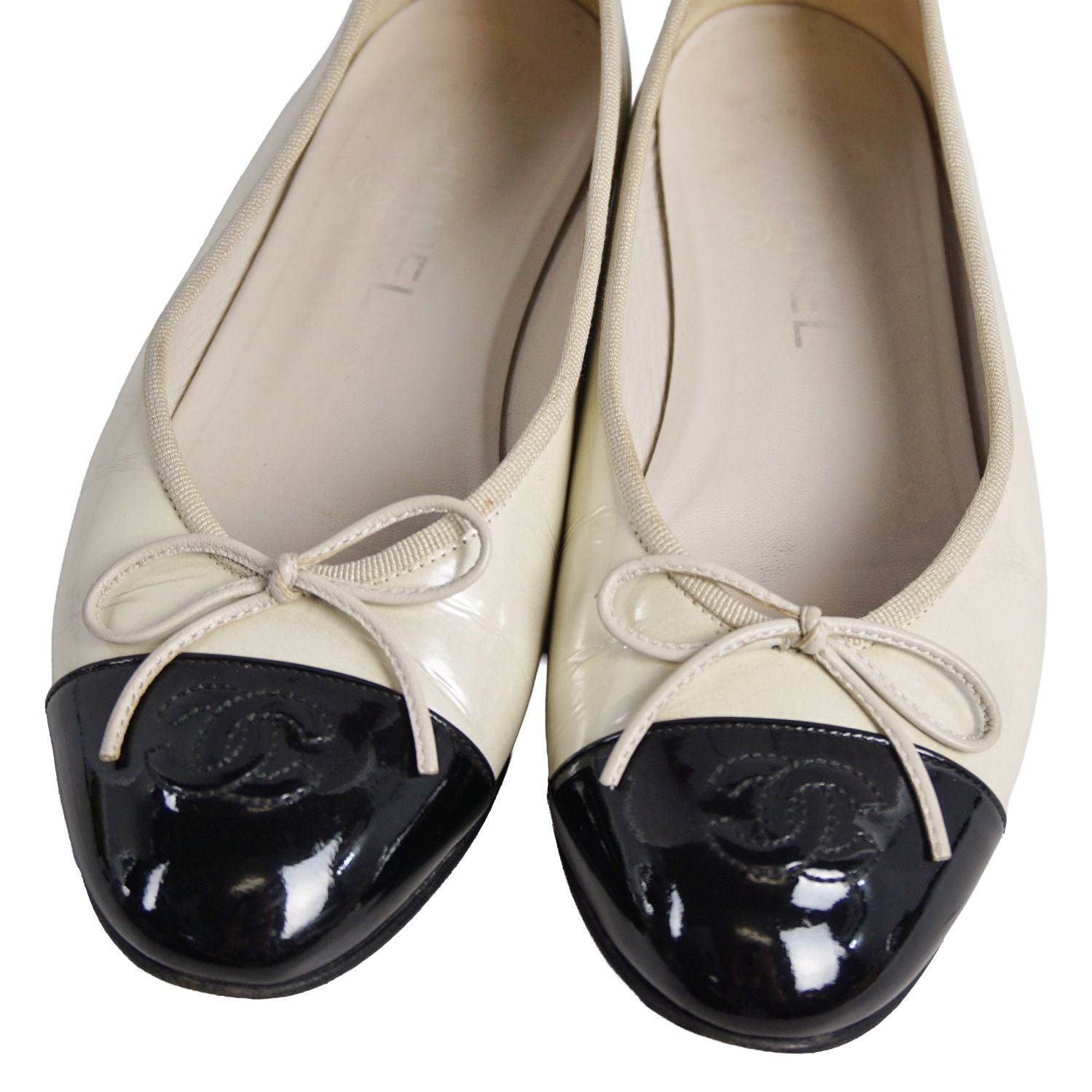 Chanel Pumps Ballerina Ribbon CC Logo Flat — view 3