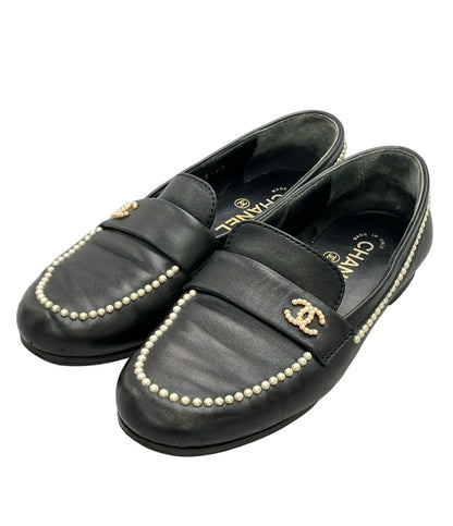 Chanel Loafers CC Logo Pearl