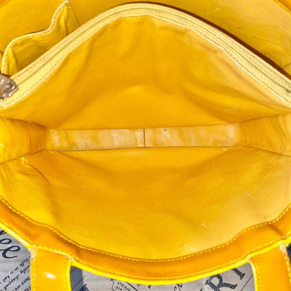 Chanel Tote Bag Vintage Patent Yellow — view 8