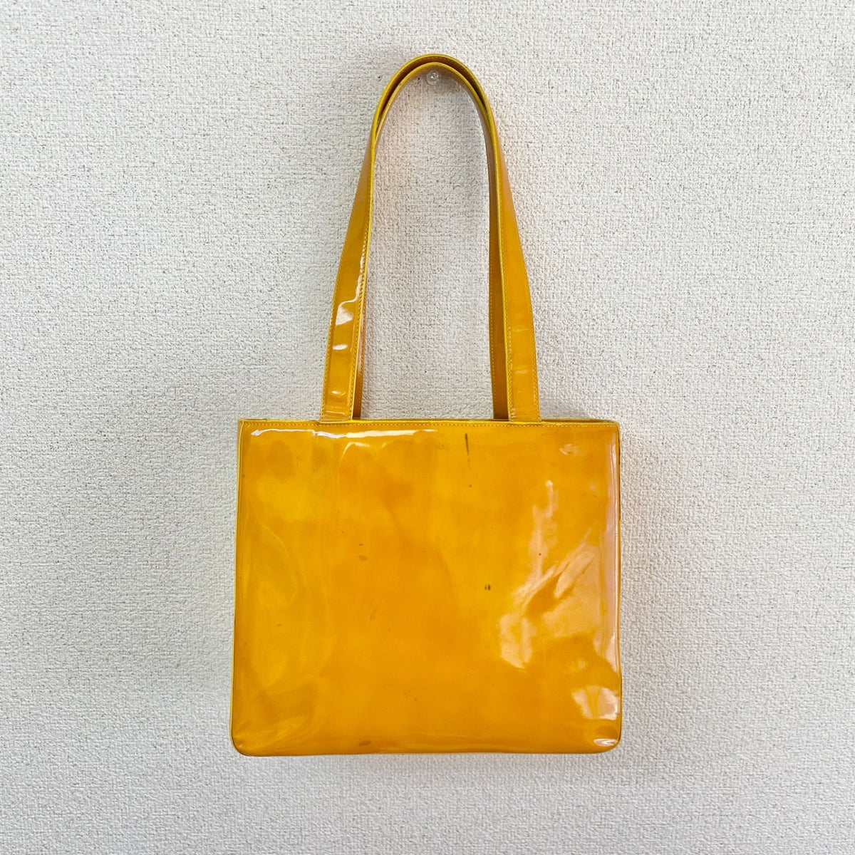 Chanel Tote Bag Vintage Patent Yellow — view 2