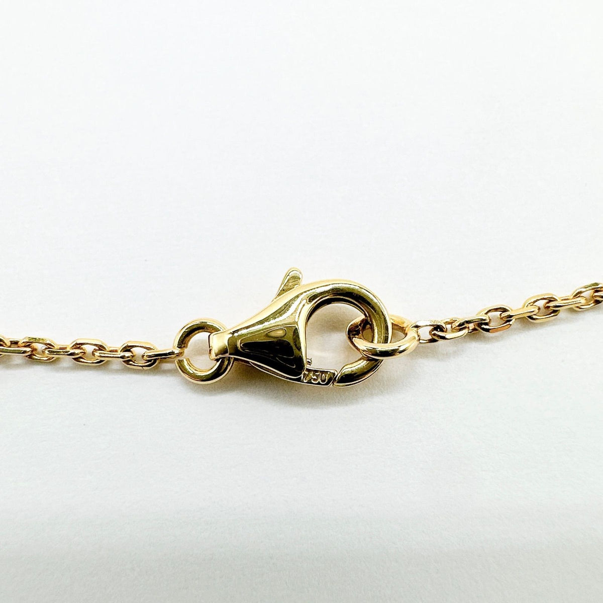 Van Cleef & Arpels Lucky Alhambra Papillon Mother of Pearl Yellow Gold Necklace — view 6