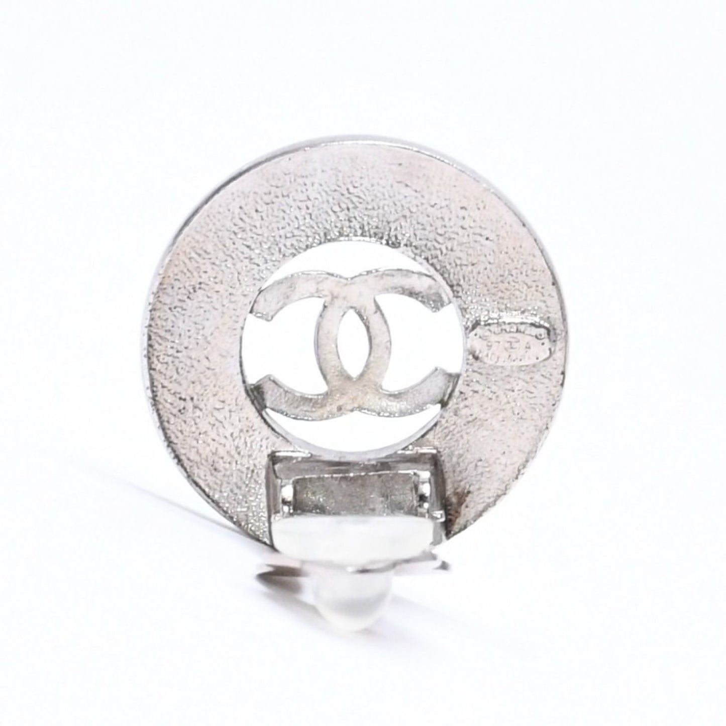Chanel Vintage CC Logo Earrings 97 Metal Silver — view 6