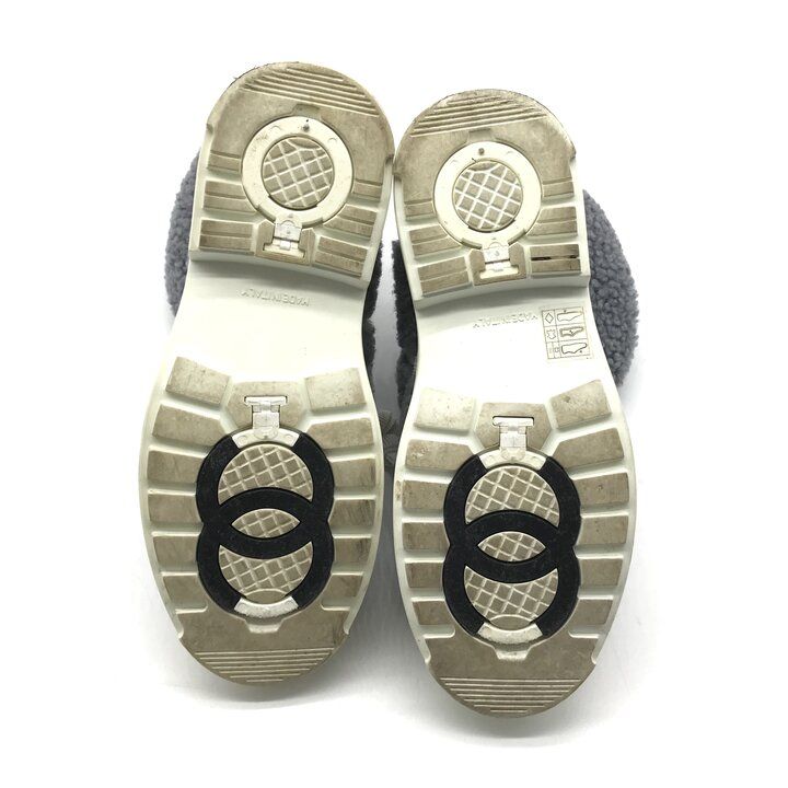Chanel CC Logo Shearling Snow Boots Quilted Style Gray Shoes — view 6