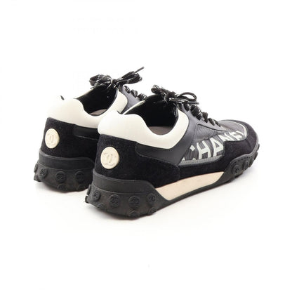 Chanel Sneakers CC Logo Nylon Suede — view 2