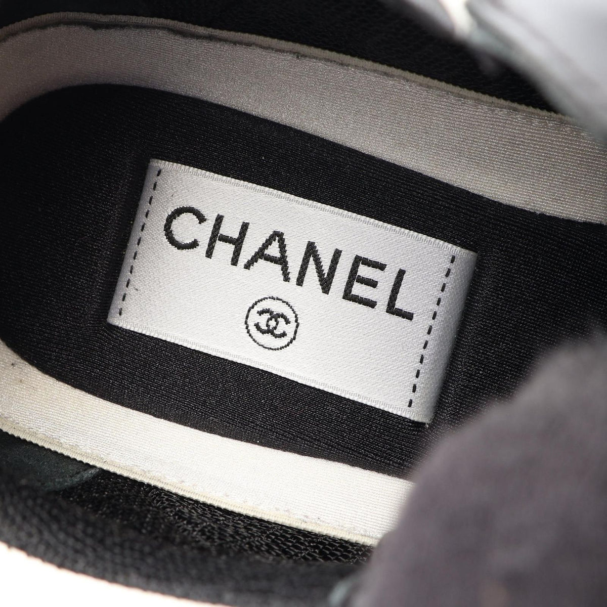 Chanel Sneakers CC Logo Nylon Suede — view 5