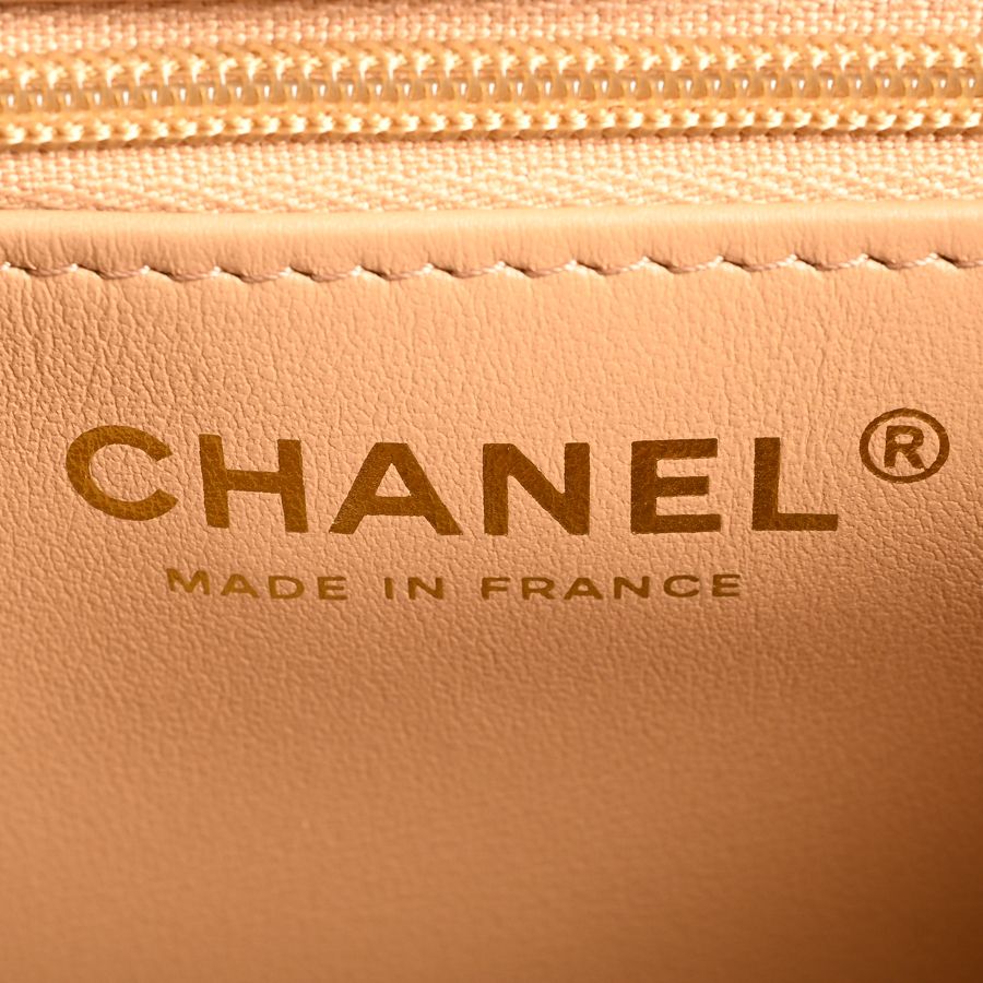 Chanel Shoulder Bag Mini Shopping — view 6