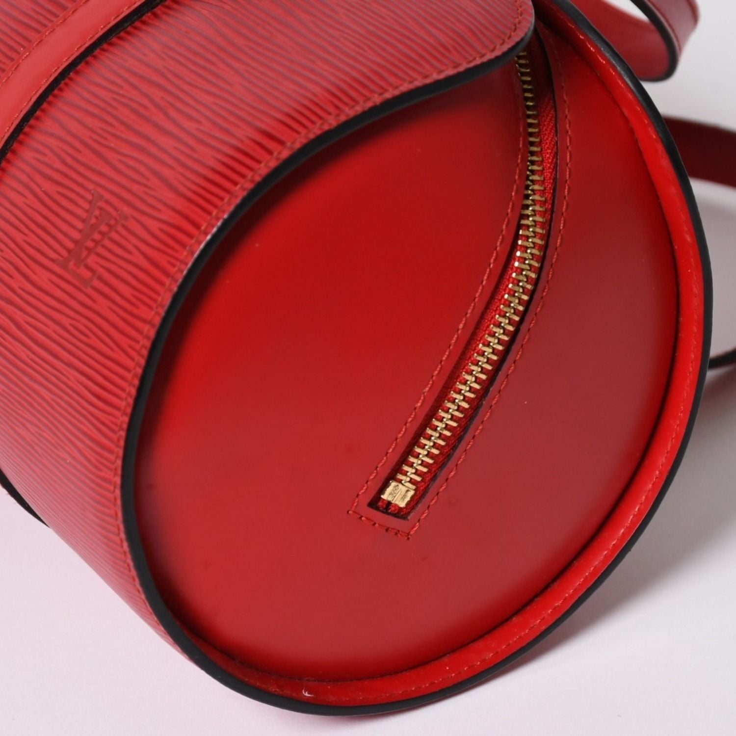 Louis Vuitton Soufflot Handbag Epi Leather Red Gold — view 8