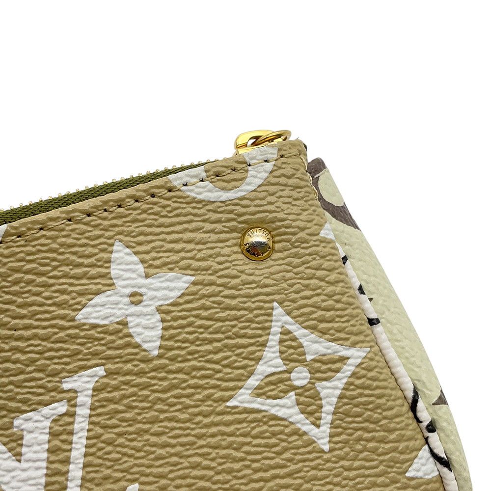 Louis Vuitton Pouch Monogram Giant Mini Pochette Accessoires — view 8