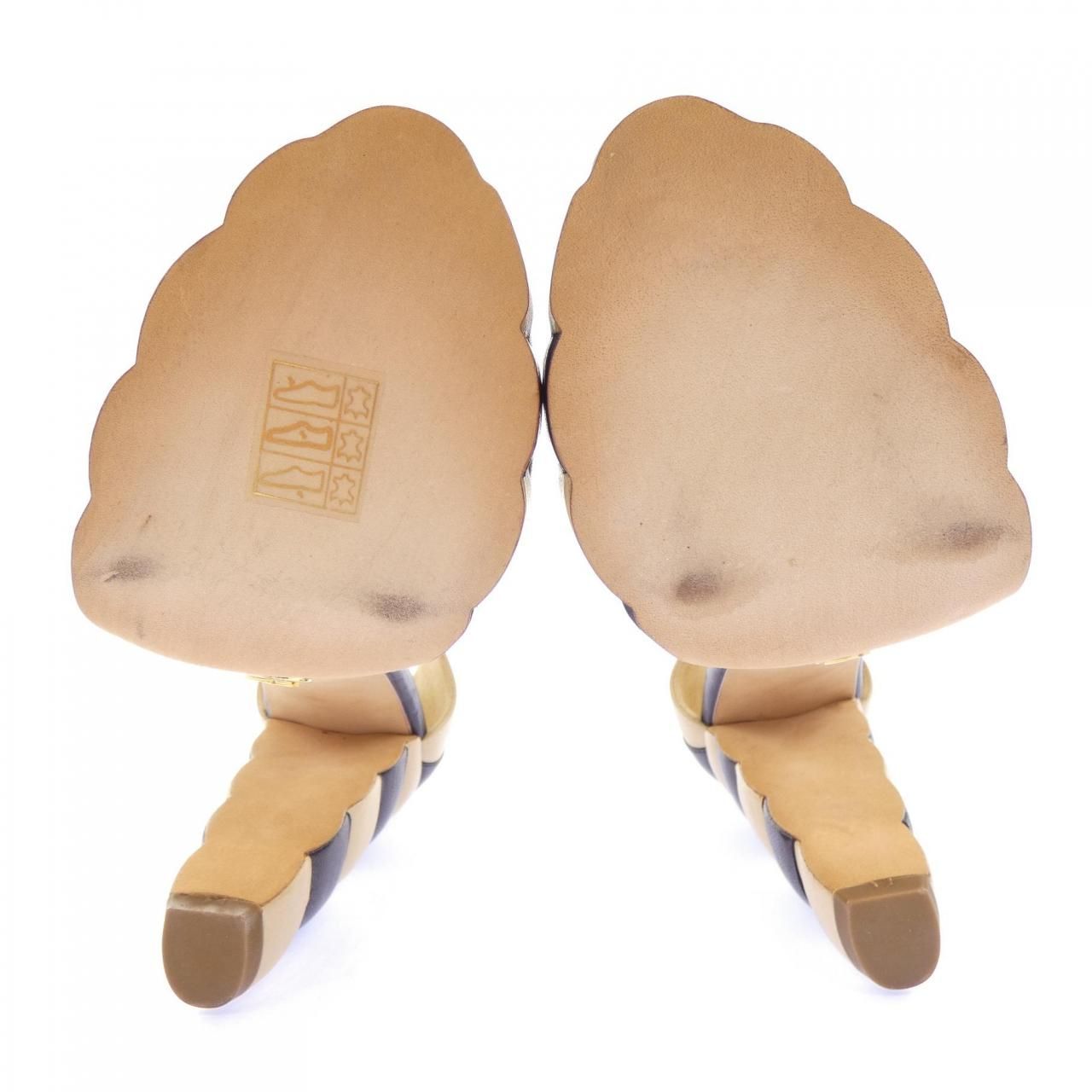 Chanel Pumps Heel Beige — view 4