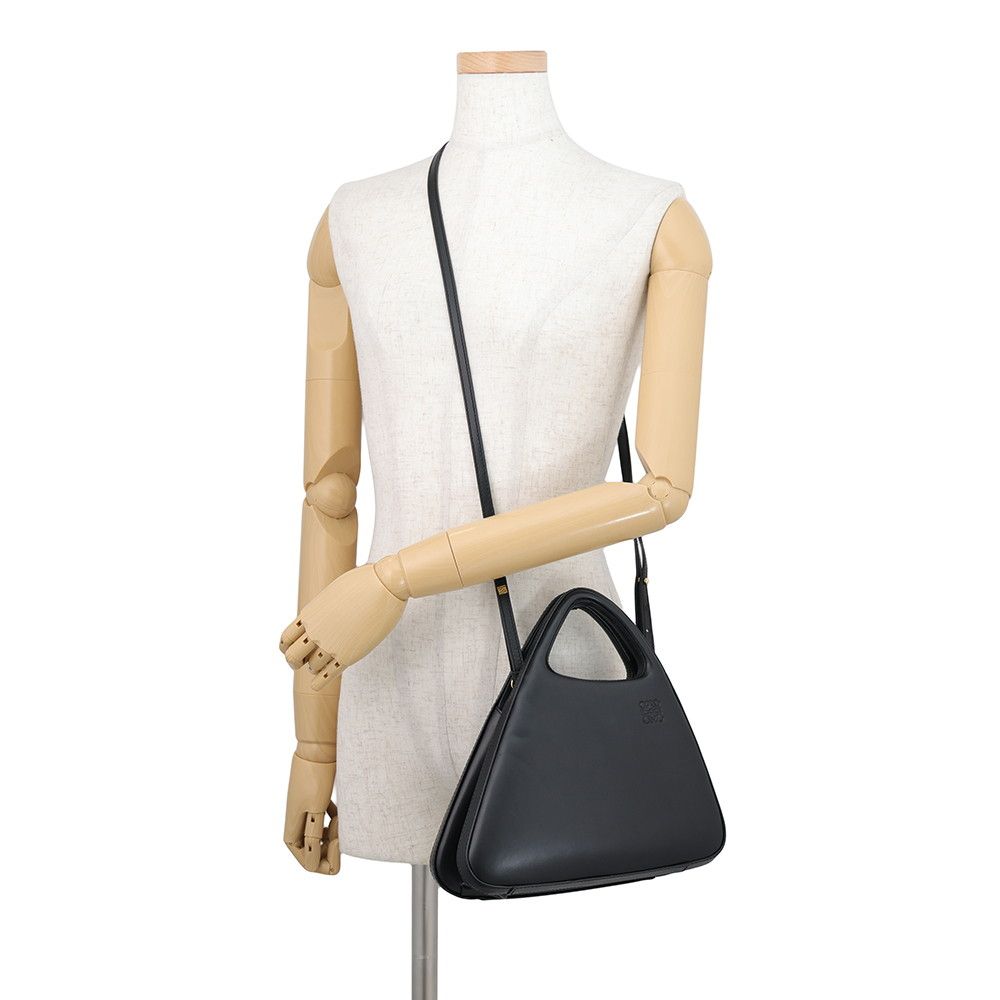 Loewe Architect Soft Natural Calfskin 2-Way Shoulder Bag Black — view 5