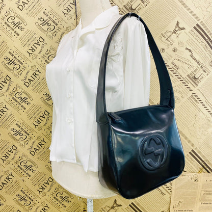Gucci Shoulder Bag Interlocking G Logo Patent Black — view 3