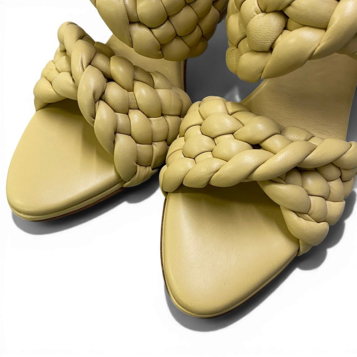 Bottega Veneta Intrecciato Curve Sandals Leather — view 7