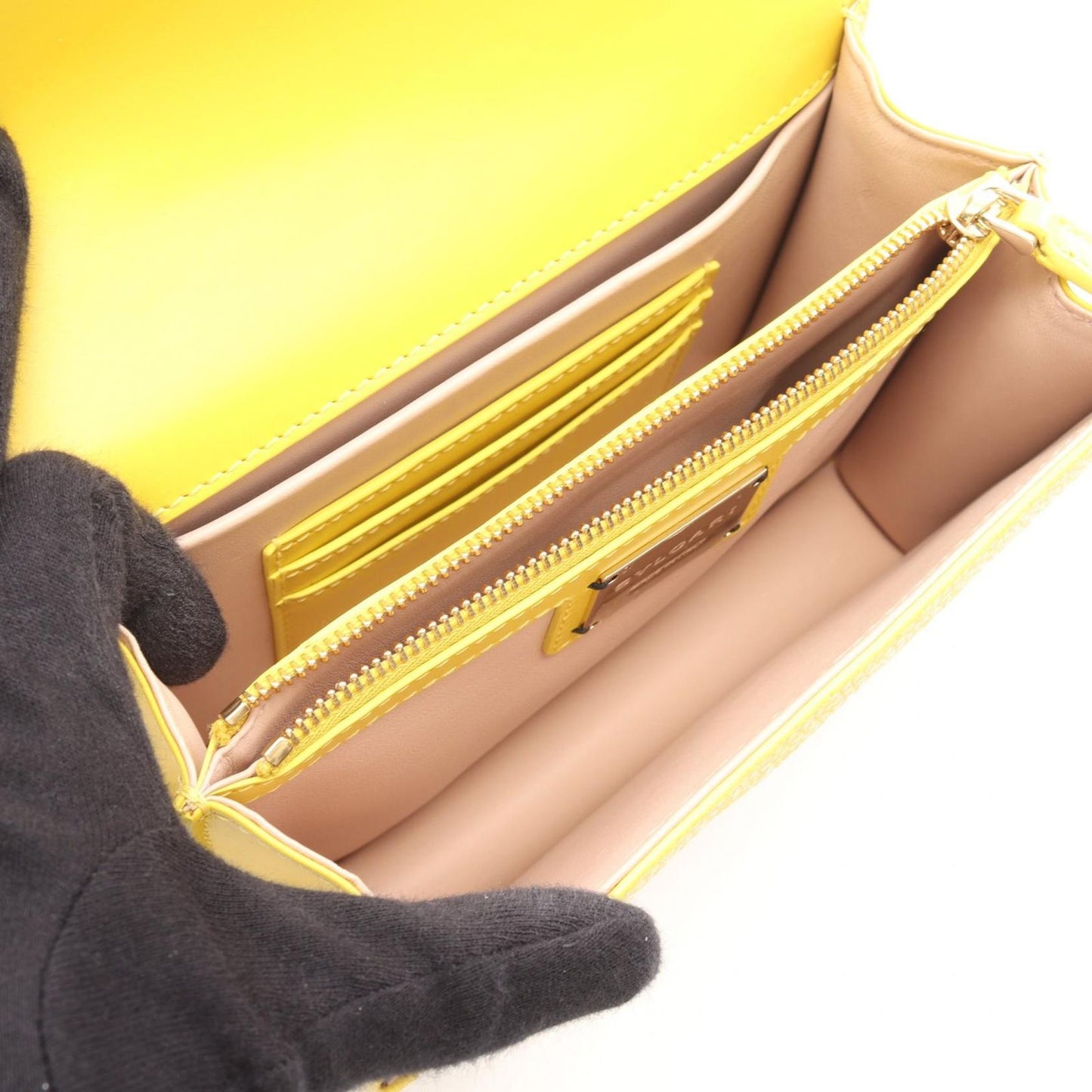 Bvlgari Shoulder Bag Serpenti Small Chain Yellow Leather — view 3