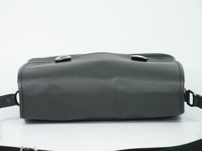 Louis Vuitton LV Arecreasing Lee Taiga Leather Shoulder Bag Ardoise Black — view 5