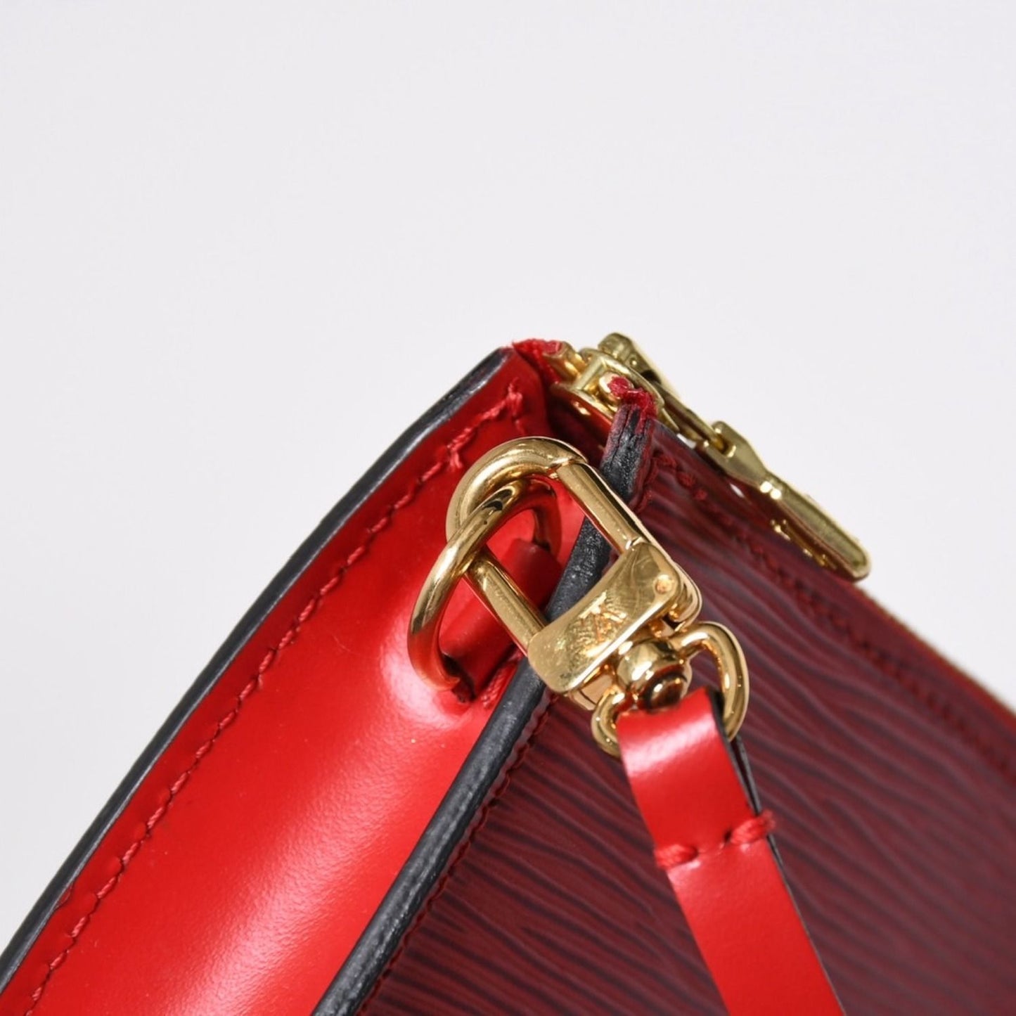 Louis Vuitton Pochette Accessoires Epi Leather Castilian Red Gold — view 6