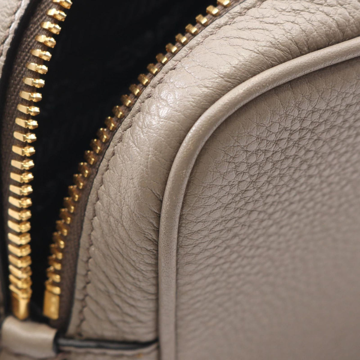 Prada Shoulder Bag Vitello Phenix Gray Leather Metal Logo — view 5