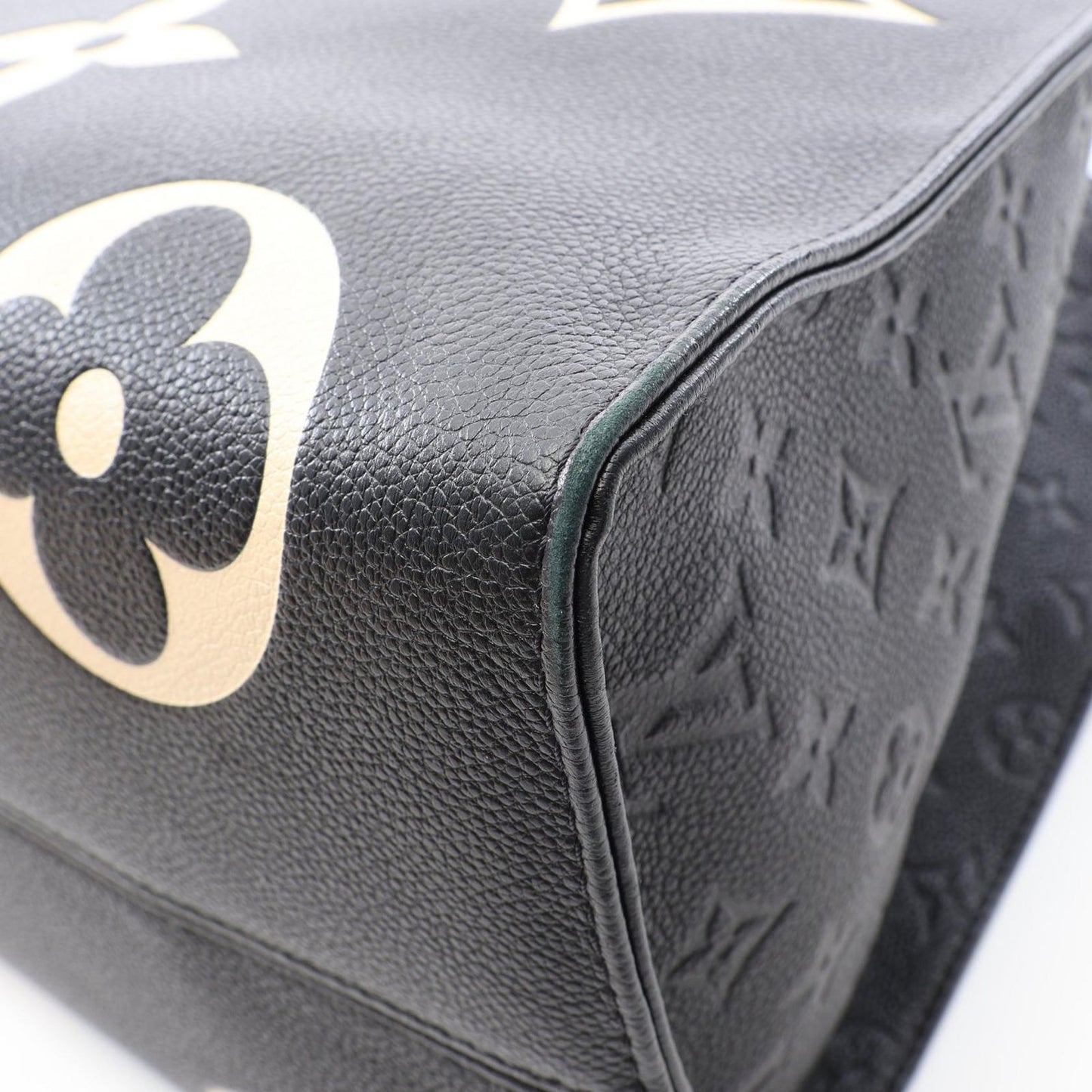 Louis Vuitton Tote Bag On The Go GM Monogram Empreinte LV Crafty 2-Way Black — view 7