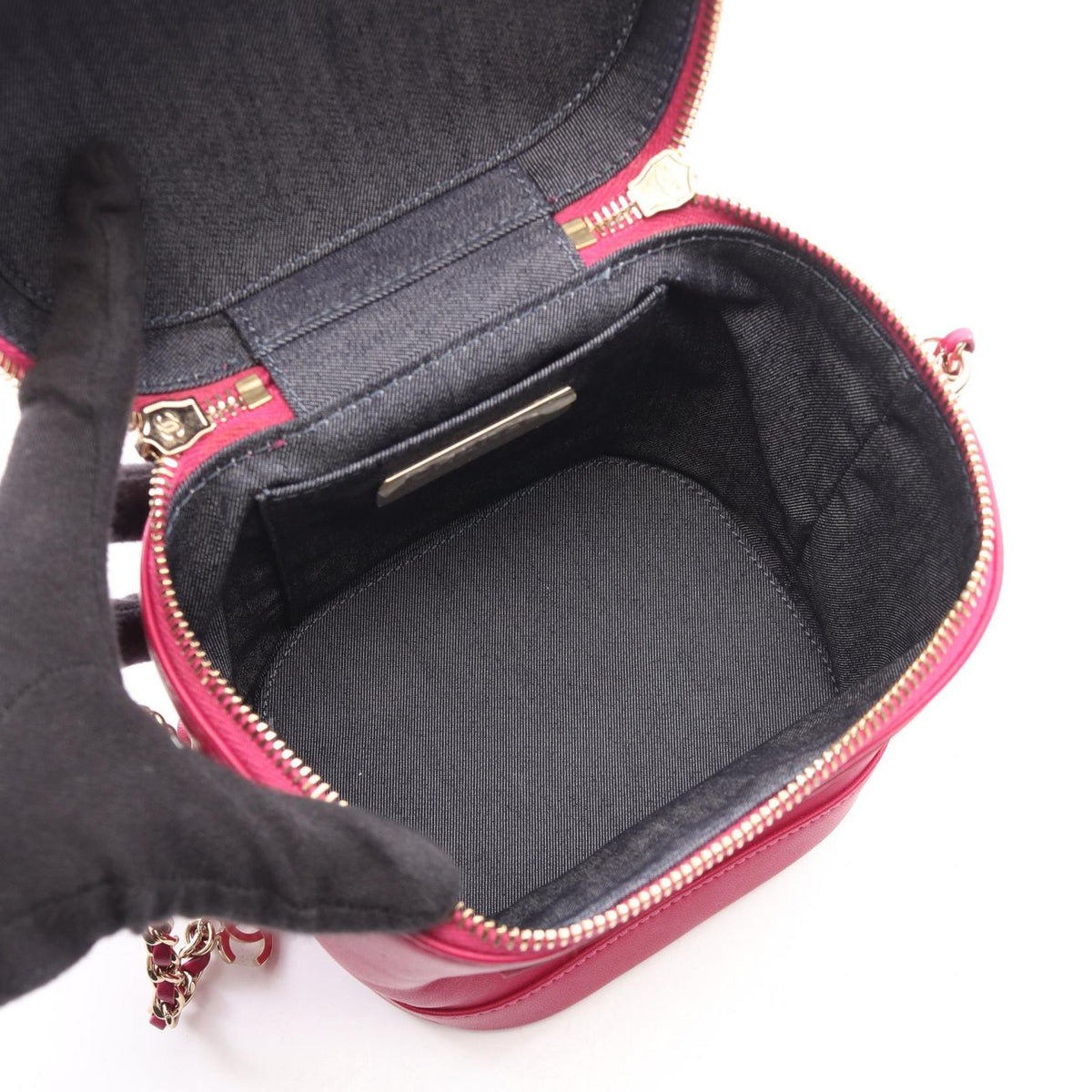 Chanel Handbag CC Logo 2-Way Pink Lambskin CC Vanity Chain — view 3