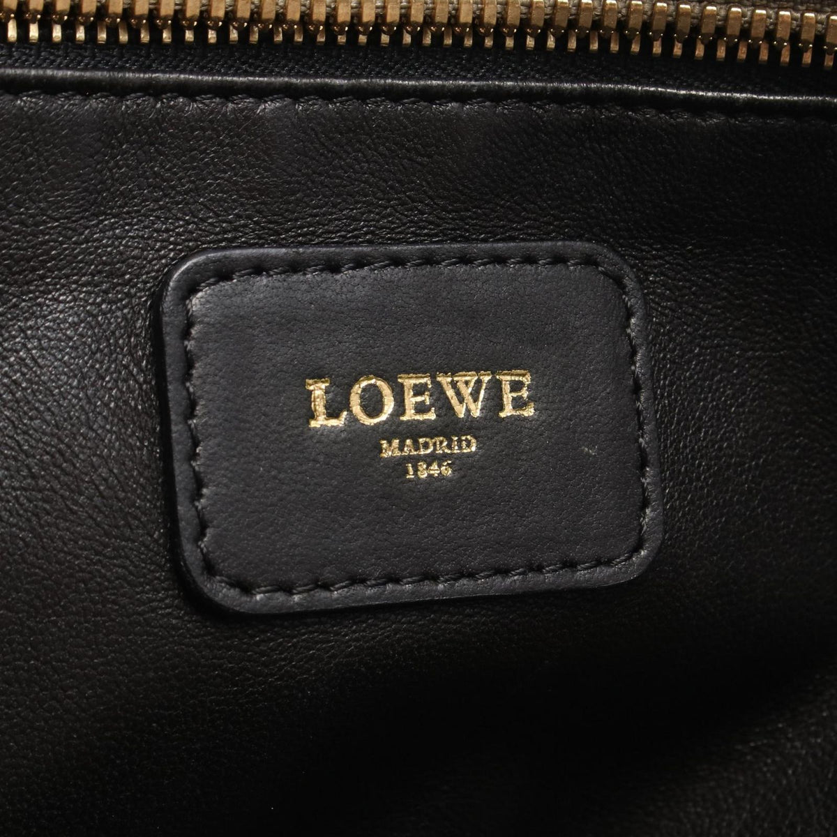 Loewe Amazona 36 Metallic Blanc Leather Handbag — view 4