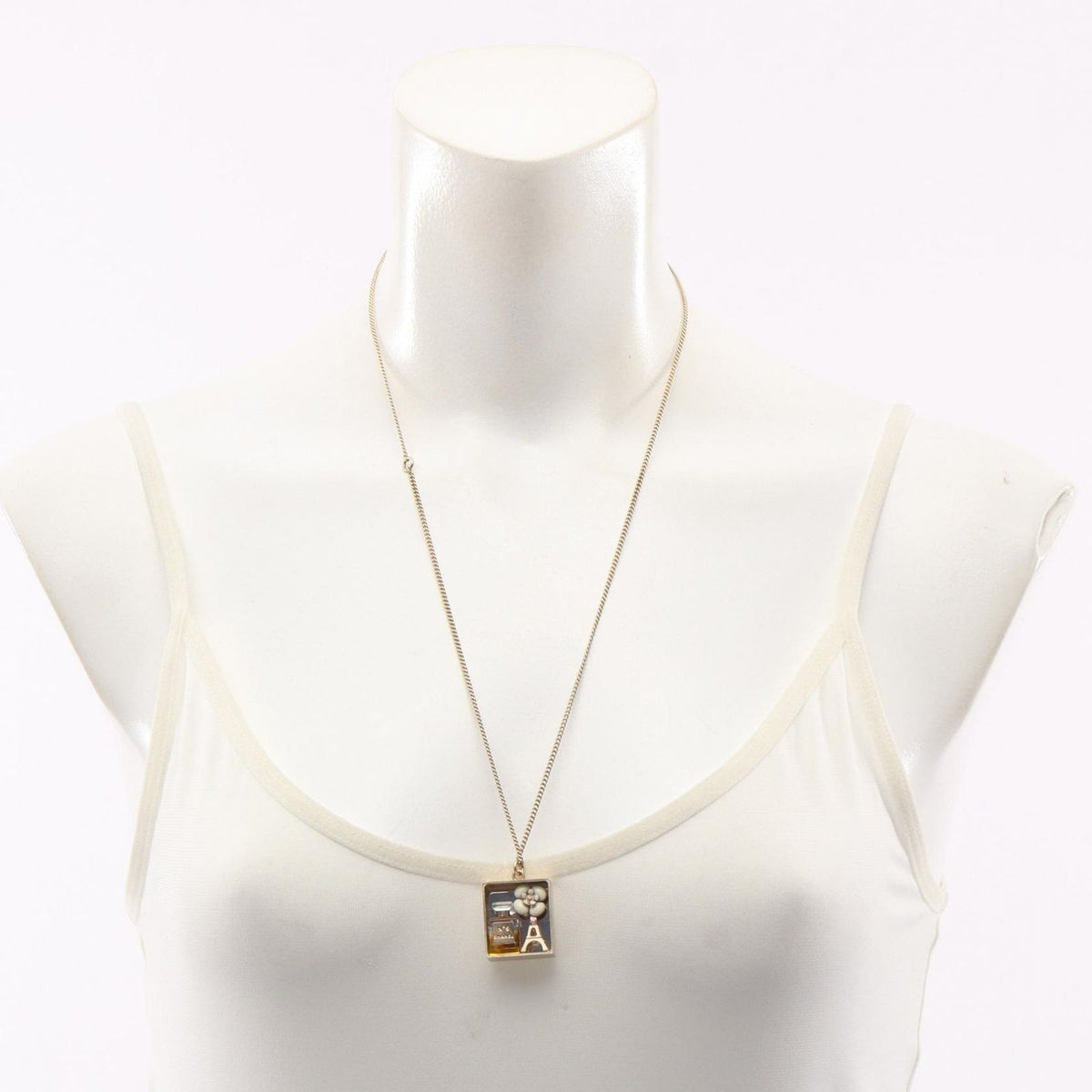 Chanel Necklace No. 5 Camellia — view 5