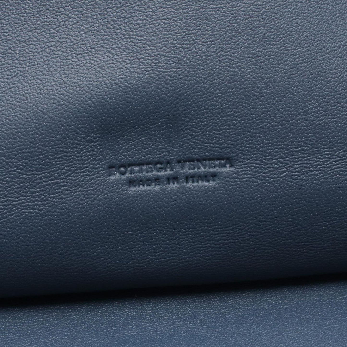 Bottega Veneta Clutch Micro Macro Blue Black Lambskin — view 5