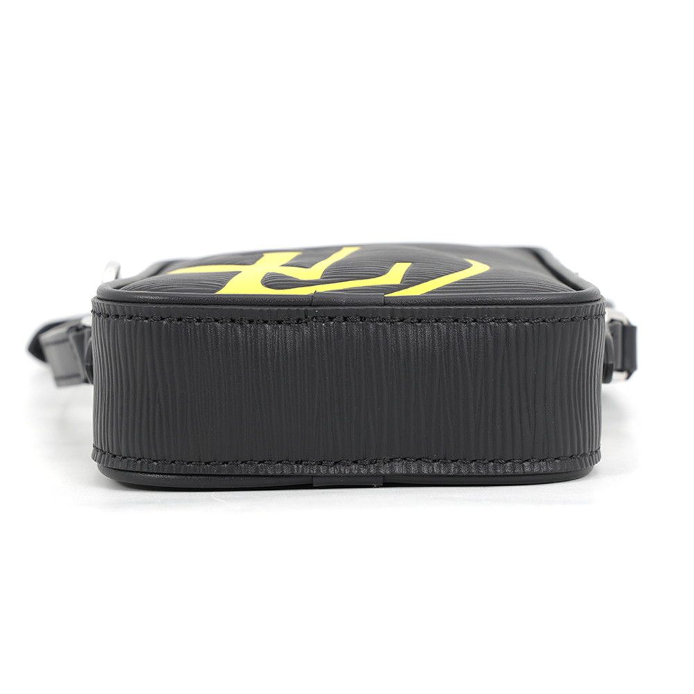 Louis Vuitton Shoulder Bag Epi Danube PM LV Circle Black — view 3