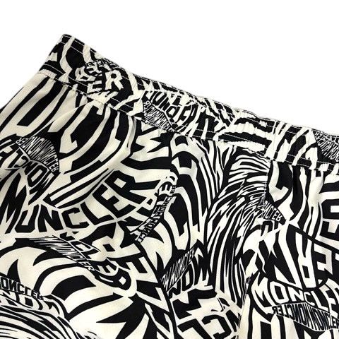 Moncler Shorts Nylon Logo All Over Pattern L White Black — view 7