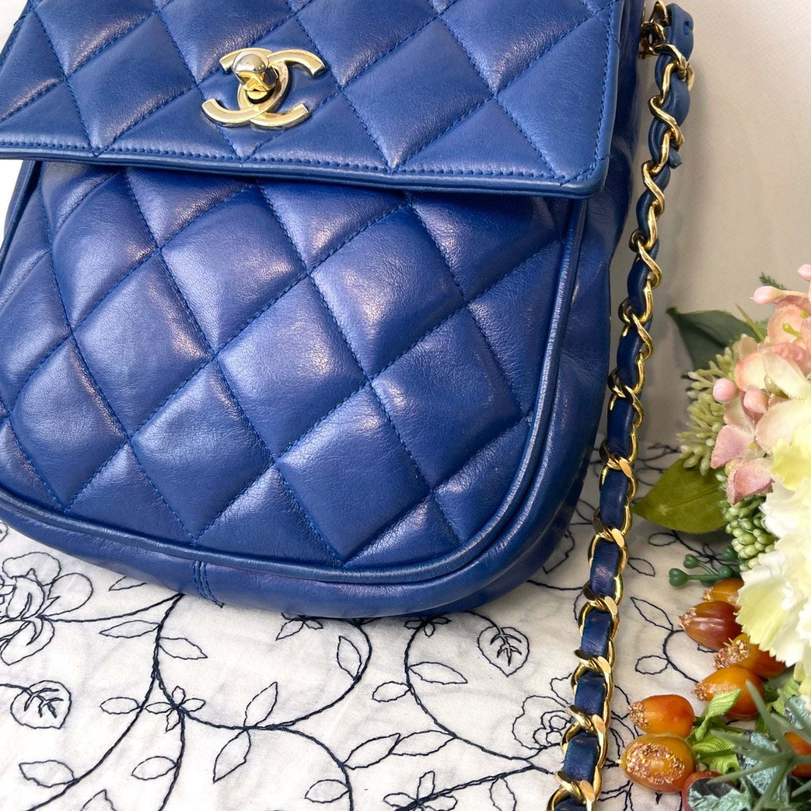 Chanel Vintage Quilted Shoulder Bag Back Blue — view 4