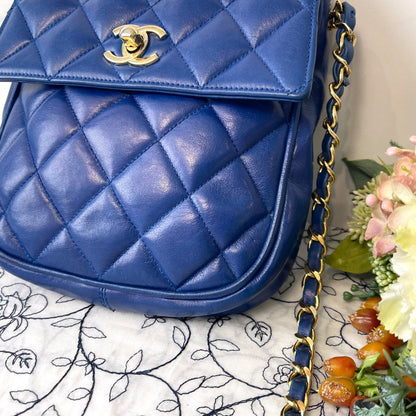 Chanel Vintage Quilted Shoulder Bag Back Blue — view 4