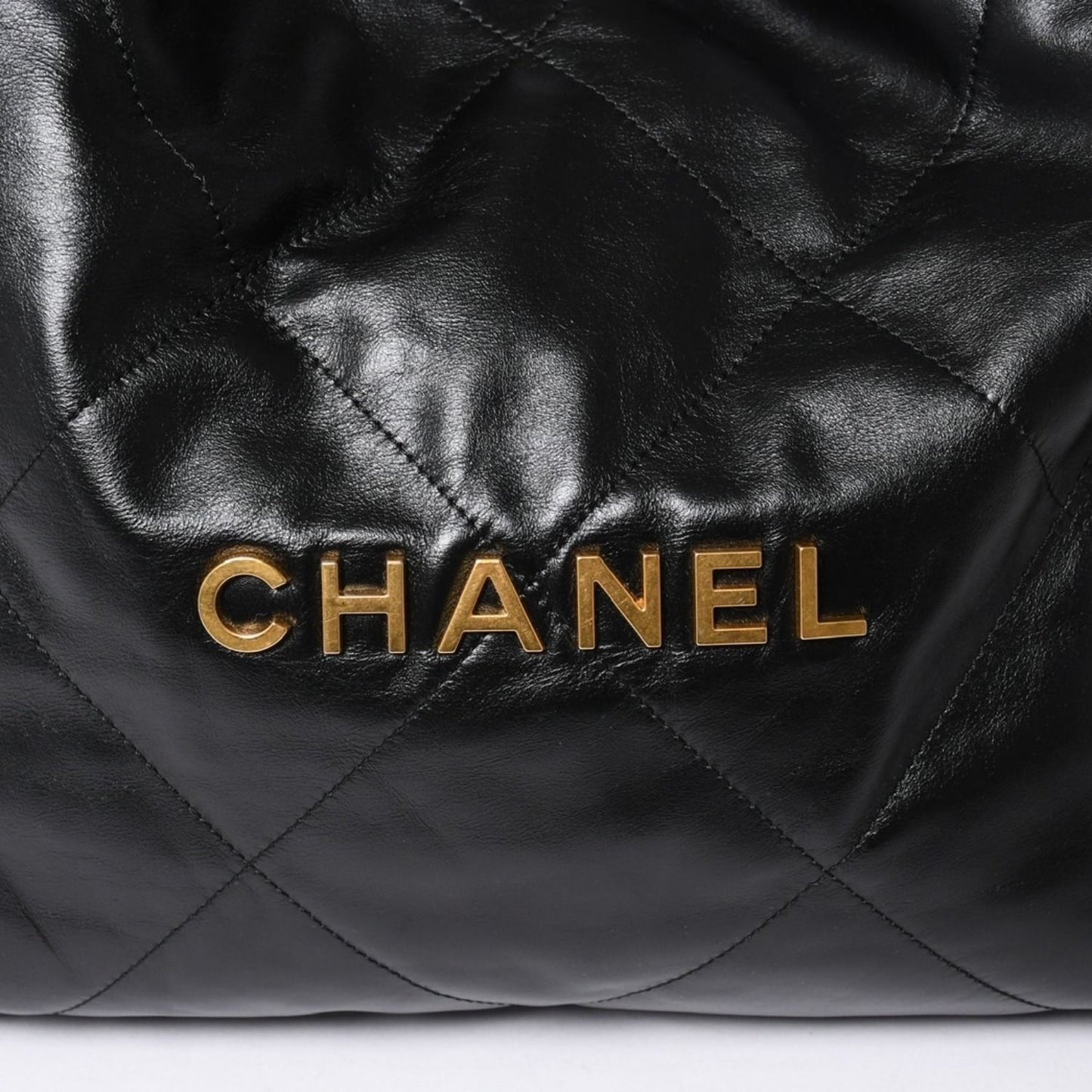 Chanel 22 Medium Chain Bag CC Logo Shiny Calfskin — view 7