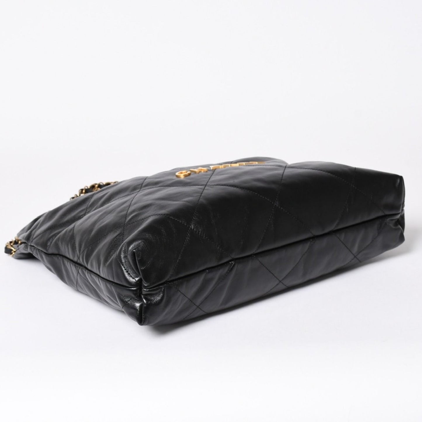 Chanel 22 Medium Chain Bag CC Logo Shiny Calfskin — view 8
