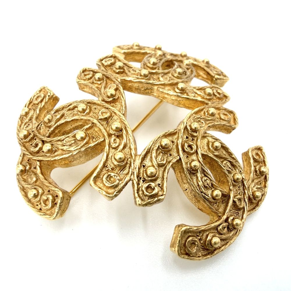 Chanel 94A Brooch CC Logo Triple Coco Accessory Vintage Gold Plated — view 3
