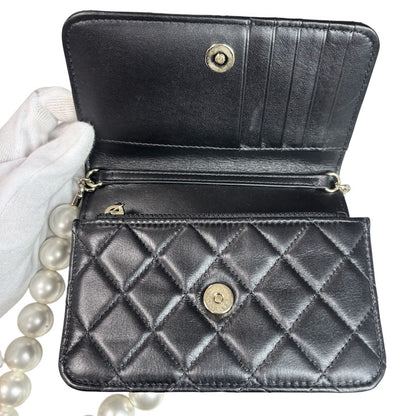 Chanel Chain Wallet Quilted CC Logo Shoulder Bag Crossbody Leather Faux Pearl — view 4