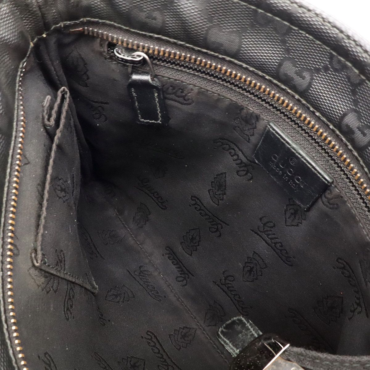 Gucci GG Supreme Shoulder Bag Pochette Crossbody Leather Black Silver — view 8