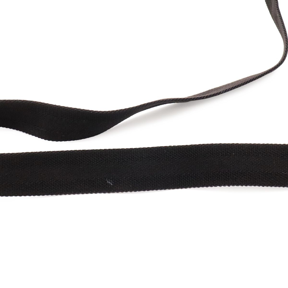 Gucci GG Supreme Shoulder Bag Pochette Crossbody Leather Black Silver — view 3