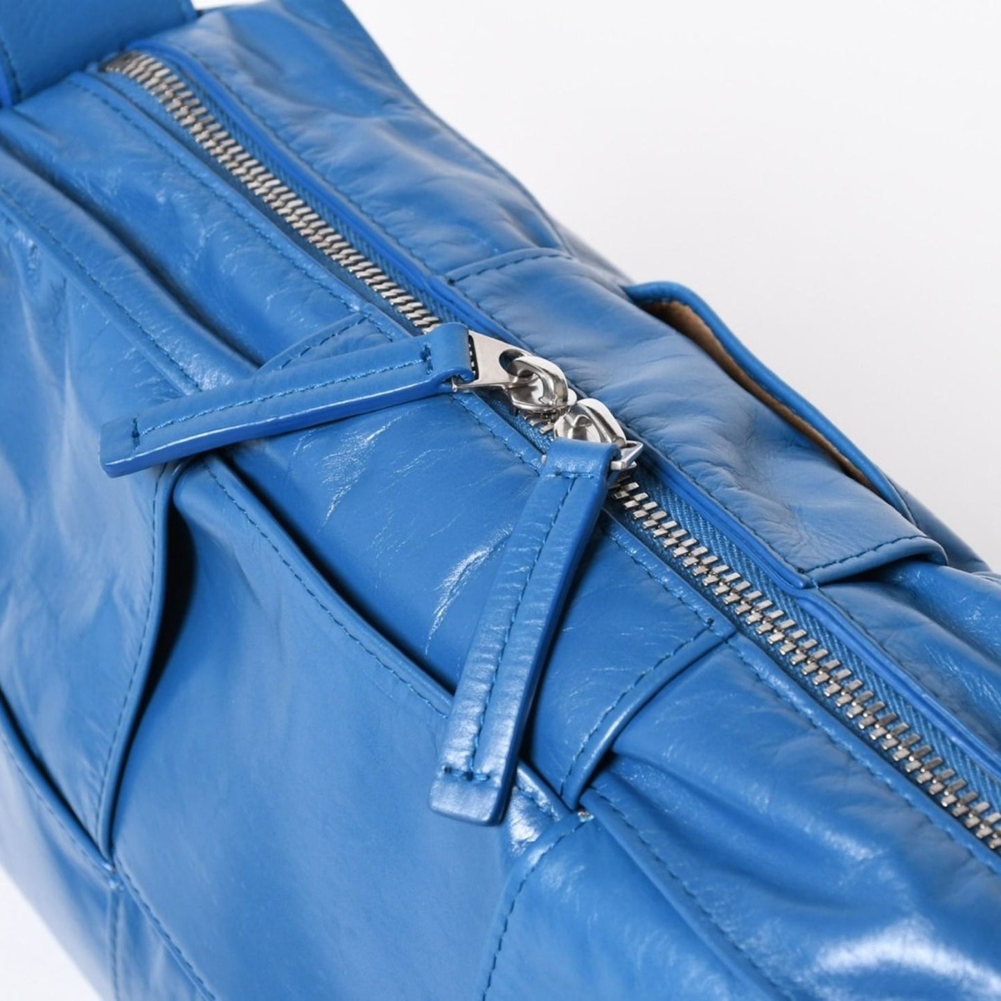 Bottega Veneta Arco Camera Bag Calfskin Leather Blue — view 7