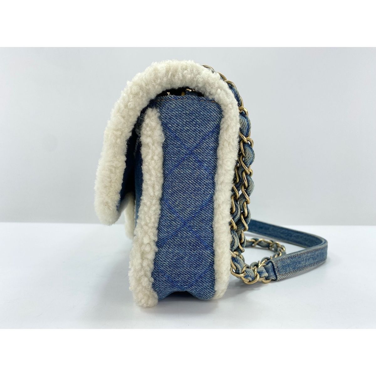Chanel Shoulder Bag Egypt Line — view 5