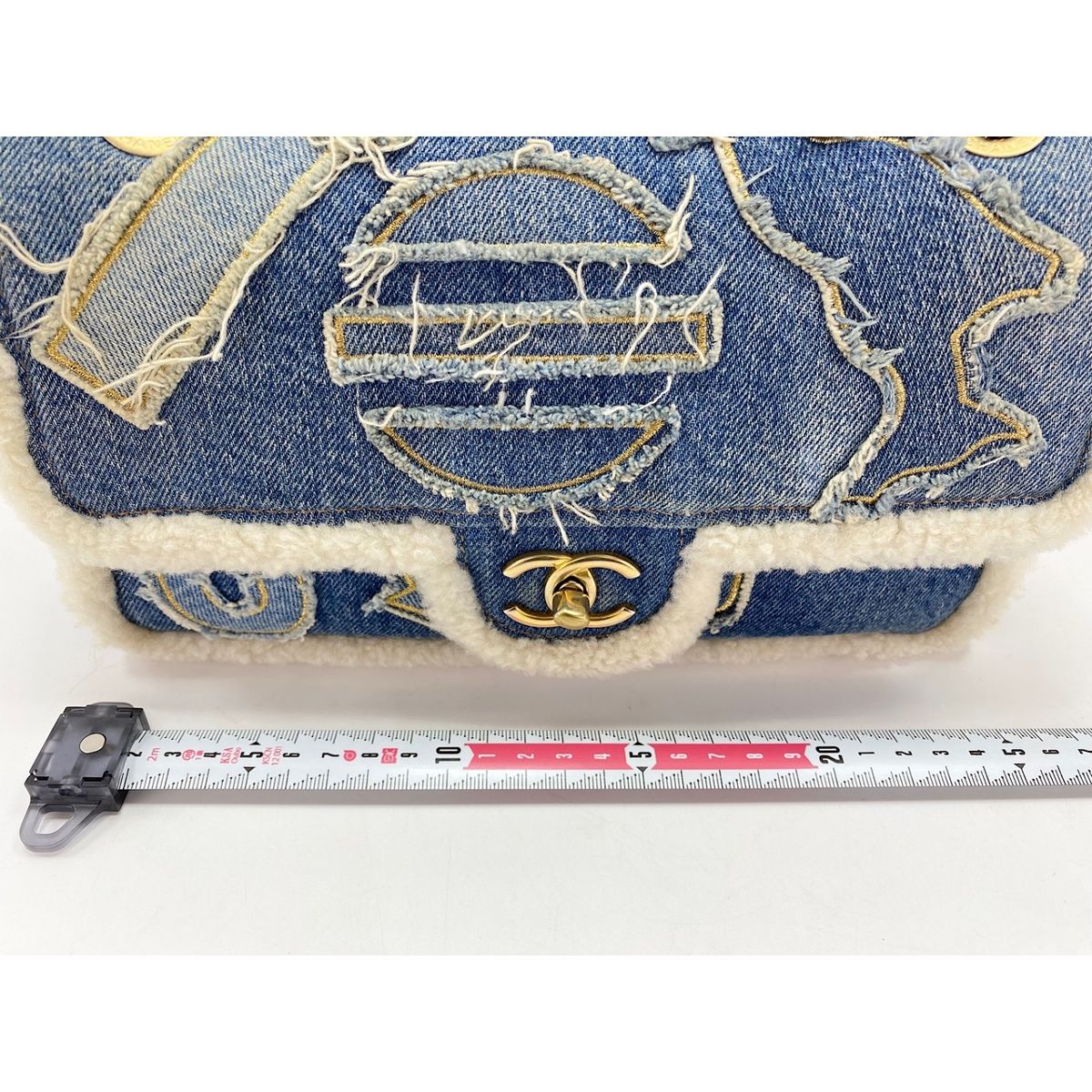Chanel Shoulder Bag Egypt Line — view 4