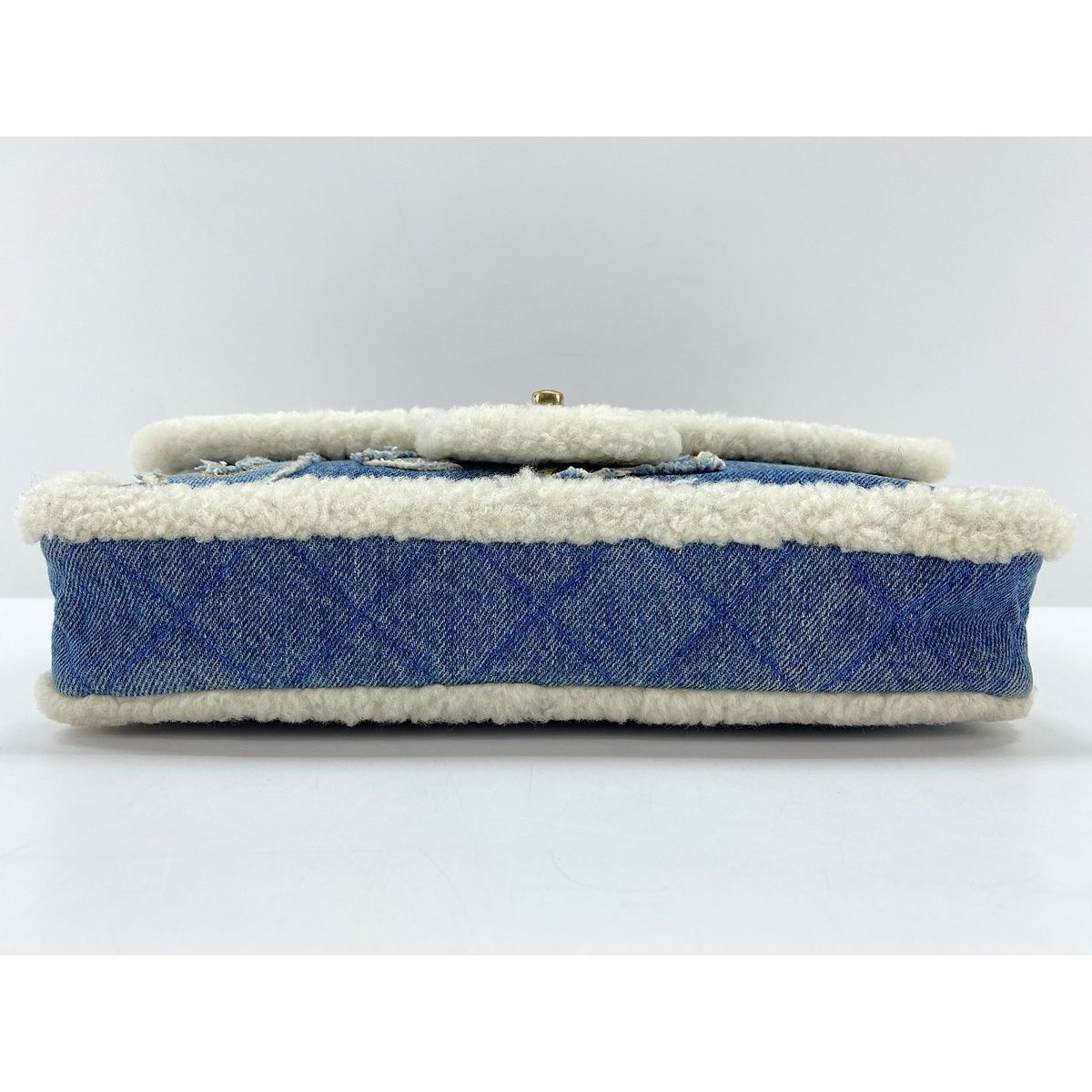 Chanel Shoulder Bag Egypt Line — view 7