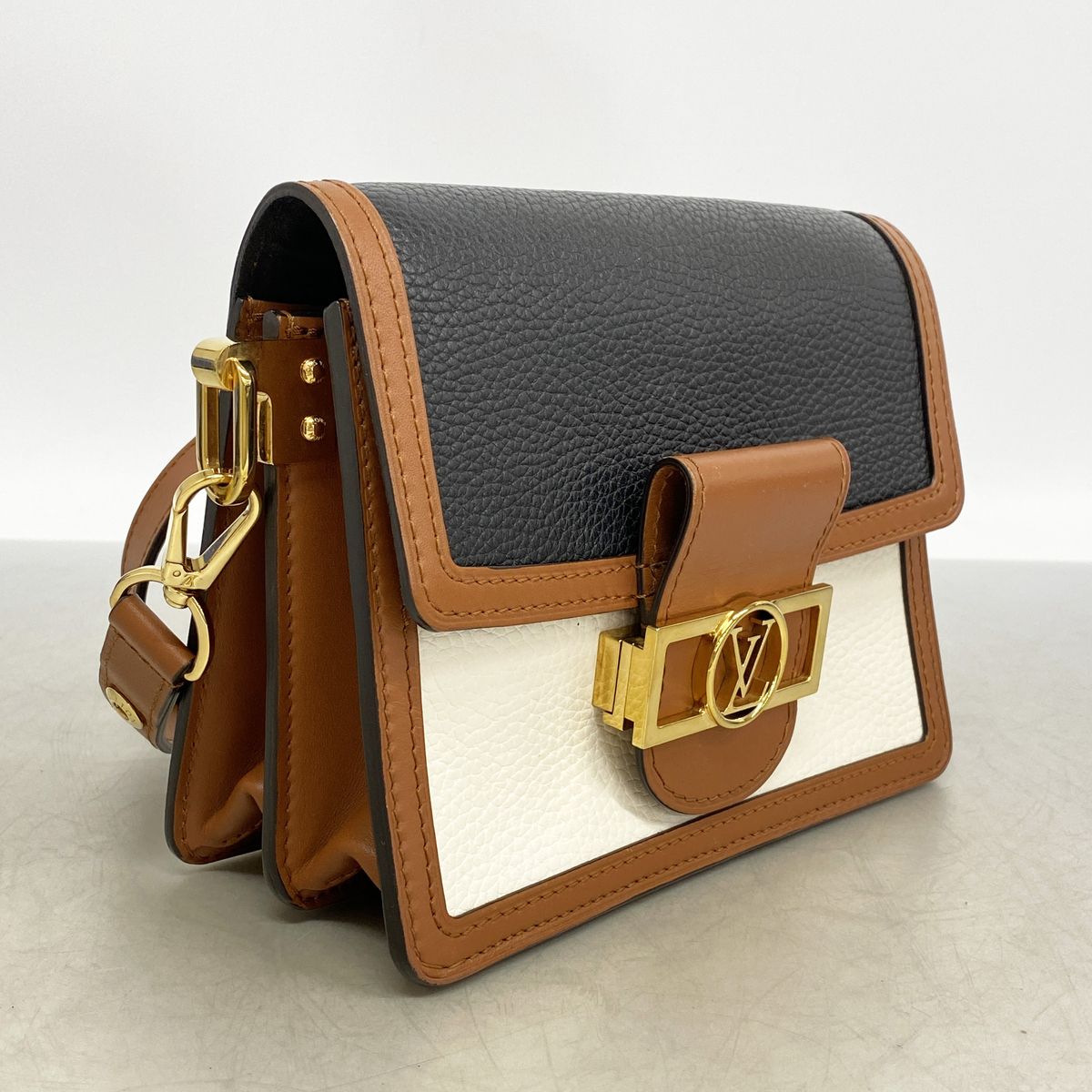 Louis Vuitton Shoulder Bag Dauphine Mini M Noir — view 2