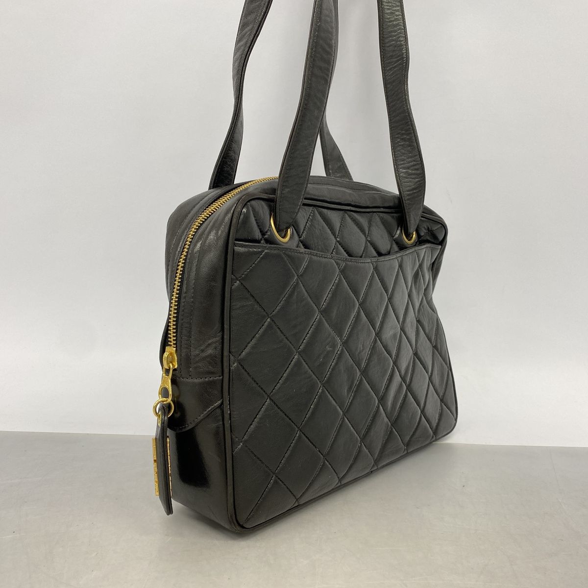 Chanel Shoulder Bag Quilted Lambskin Black Gold — view 2