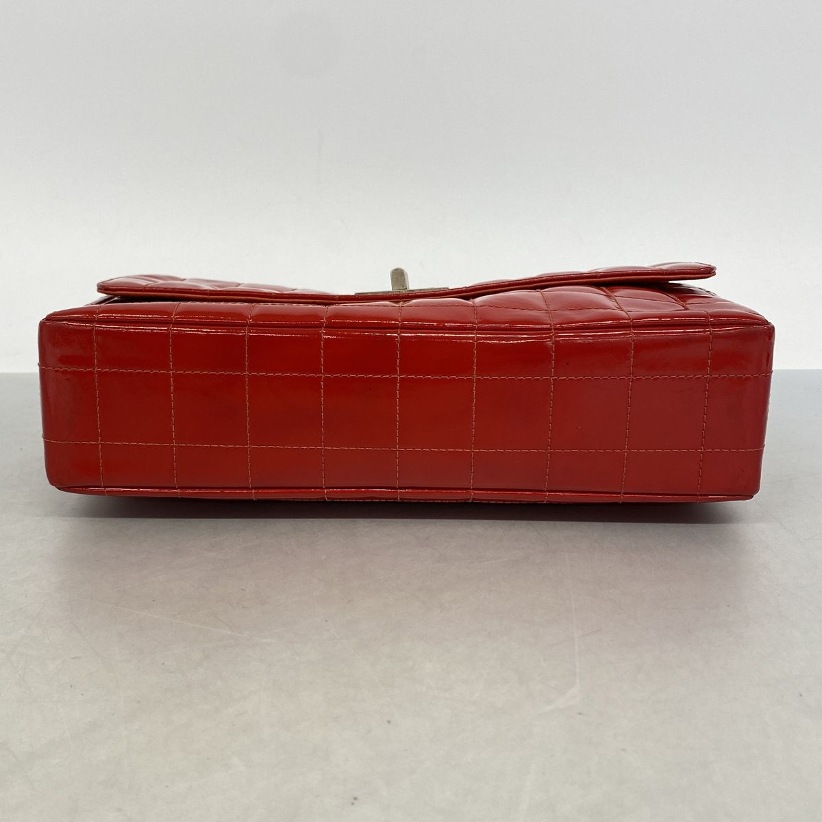Chanel Shoulder Bag 2.55 Choco Bar Patent Leather Red Silver — view 3