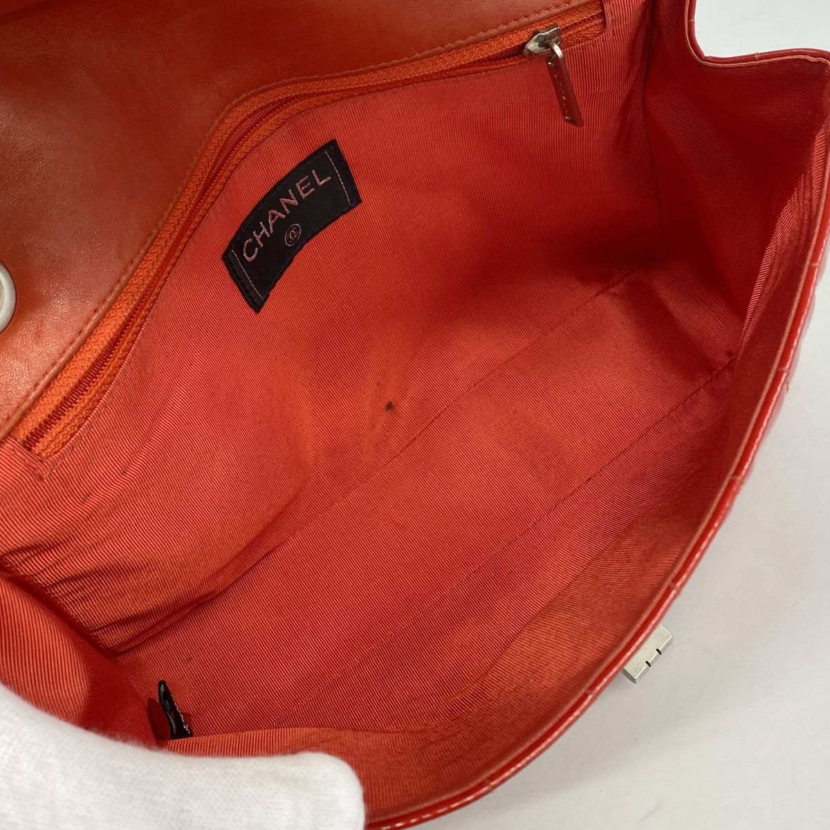 Chanel Shoulder Bag 2.55 Choco Bar Patent Leather Red Silver — view 4