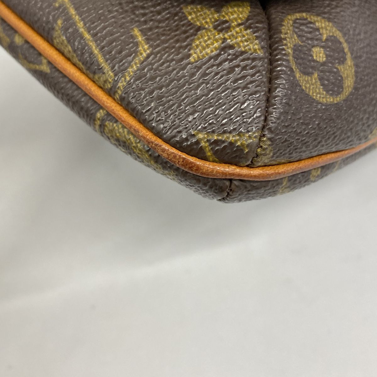 Louis Vuitton Shoulder Bag Monogram Musette Salsa Short Strap Brown — view 8