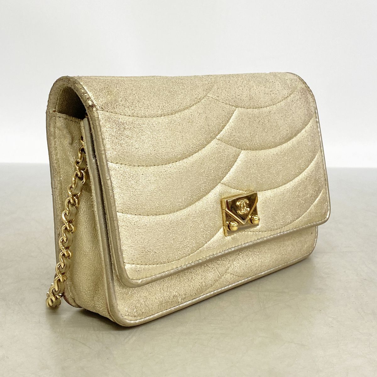 Chanel Wallet on Chain Leather Gold Champagne — view 2