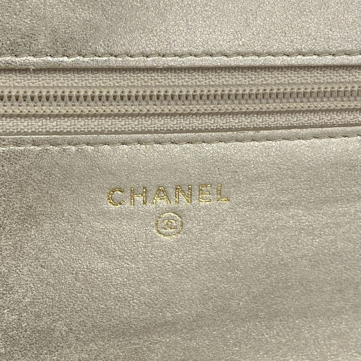 Chanel Wallet on Chain Leather Gold Champagne — view 5