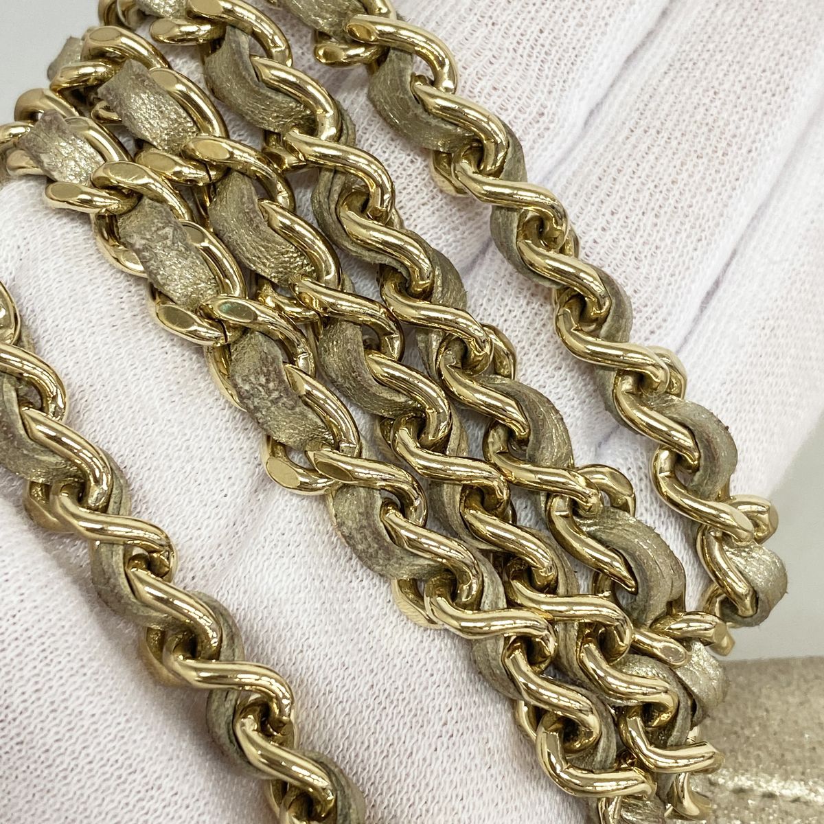 Chanel Wallet on Chain Leather Gold Champagne — view 8