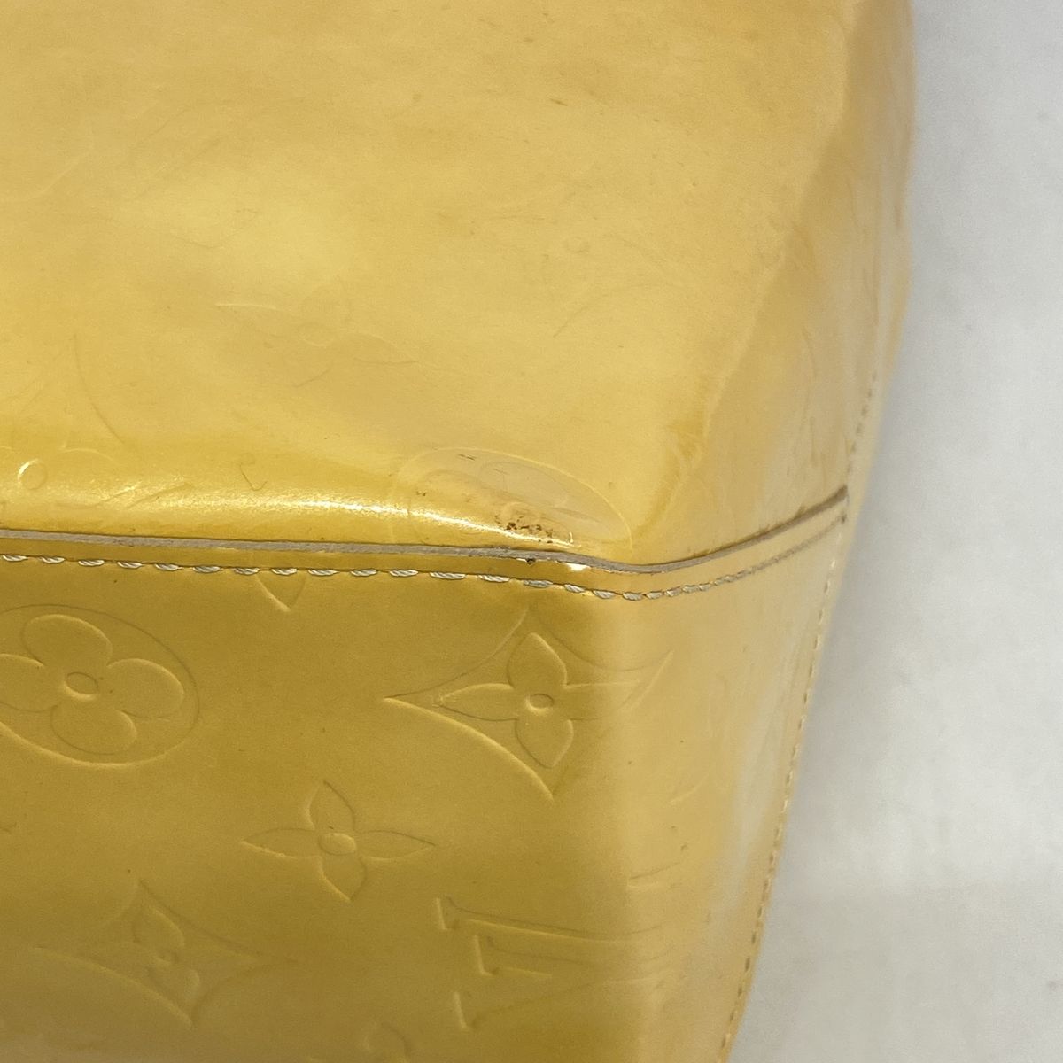 Louis Vuitton Tote Bag Vernis Reed MM Beige — view 7